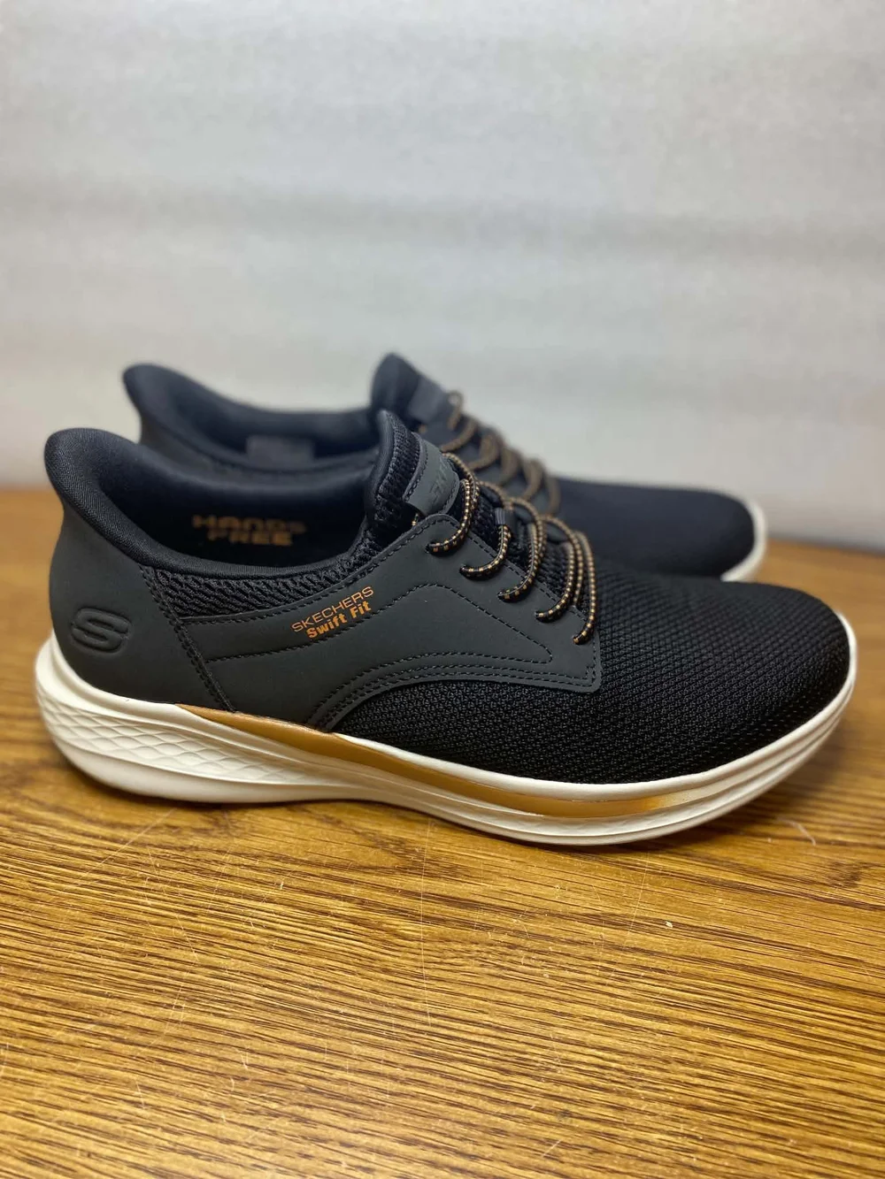 Skechers Mens Swift Fit Memory Foam Slip On Comfort Size 10M SN 182006 Black NEW